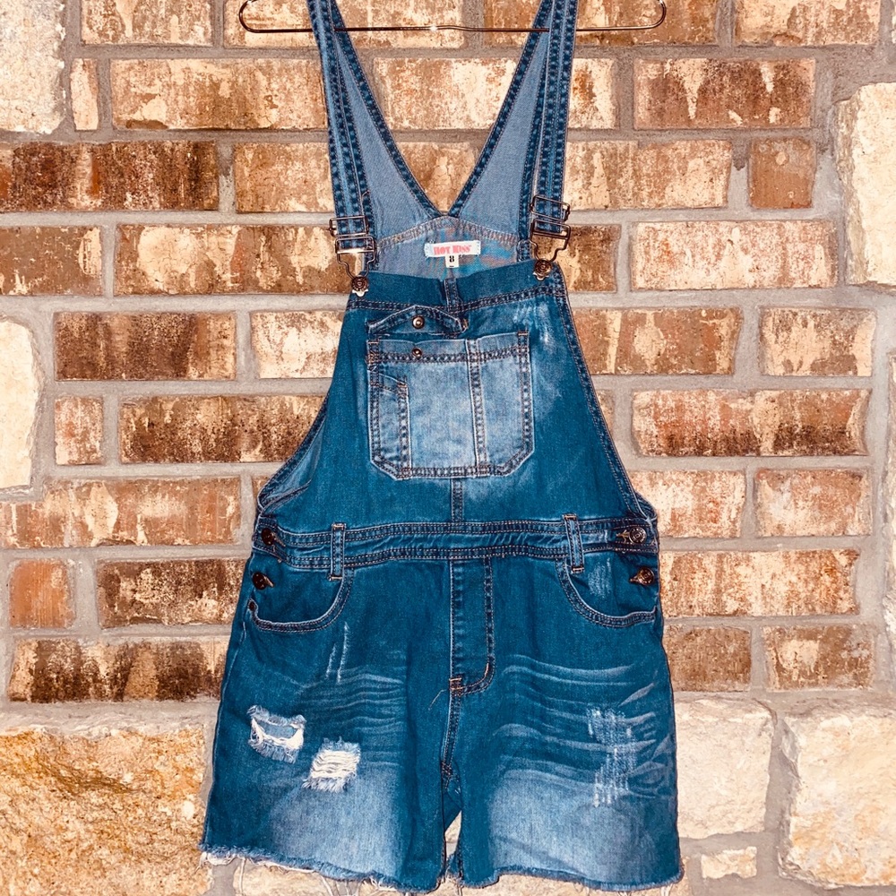 Overall shorts